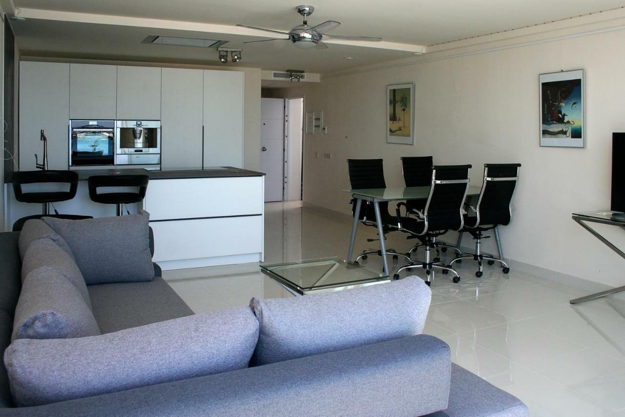 Апартаменты Front Port Line Sleeps 6 Марбелья Экстерьер фото